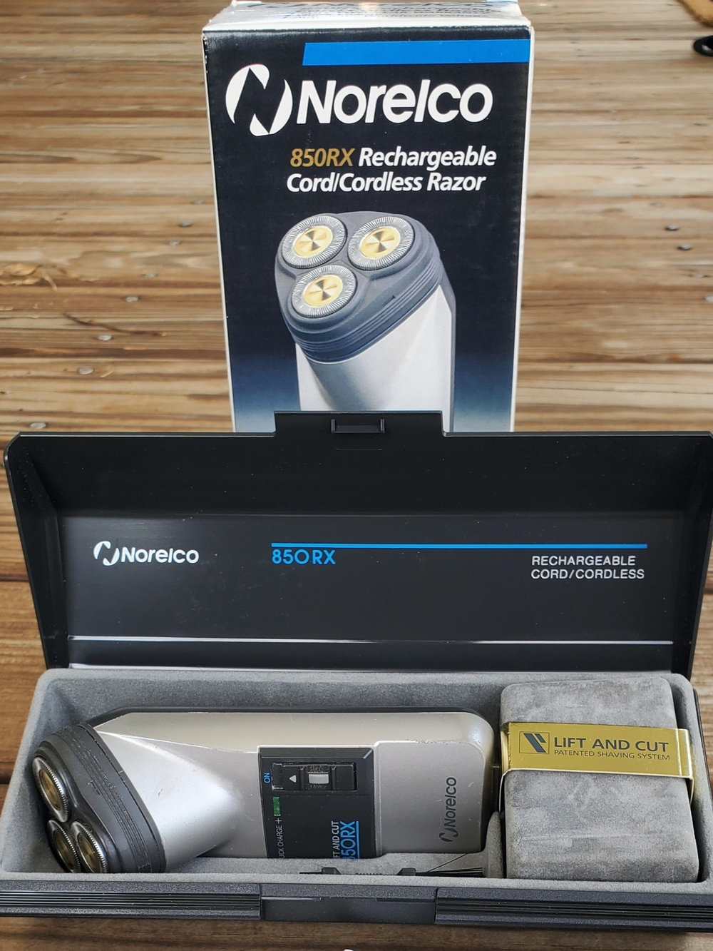 VTG Norelco Lift & Cut 850RX  Cord/Cordless Electric Shaver W/ Cord WORKS